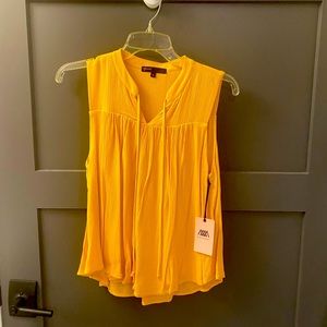 Gibson, sleeveless top